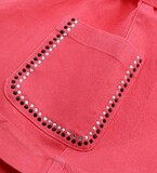 Βερμούδα ORIGINAL MARINES σε φούξια χρώμα με λάστιχο στη μέση, ανεξάρτητη ζώνη, και δύο πλαινές εξωτερικές τσέπες διακοσμημένες με strass.