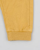 Παντελόνι υφασμάτινο LOSAN σε μουσταρδί χρώμα.