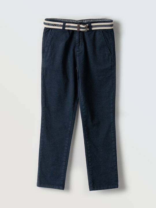 Παντελόνι HASHTAG σε μπλε σκούρο χρώμα με ανεξάρτητη ζώνη.