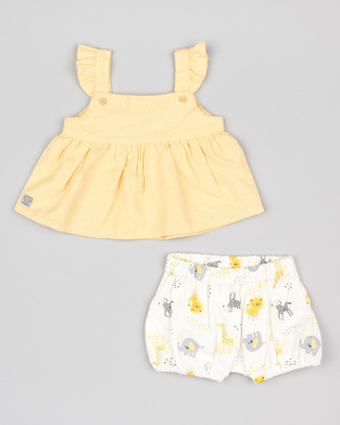 LOSAN shorts set in yellow color made of linen fabric.