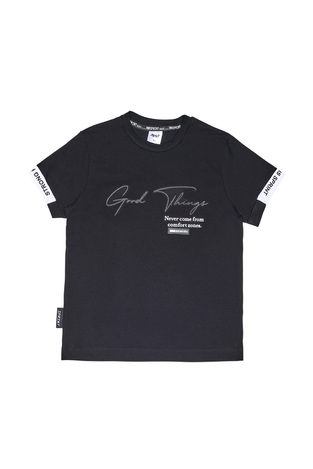 SPRINT T-shirt in black color with embossed logo.