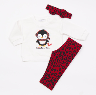 TRAX leggings set in ecru and red with matching ribbon.