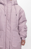 Μπουφάν JOYCE σε λιλά χρώμα με ενσωματωμένη κουκούλα.