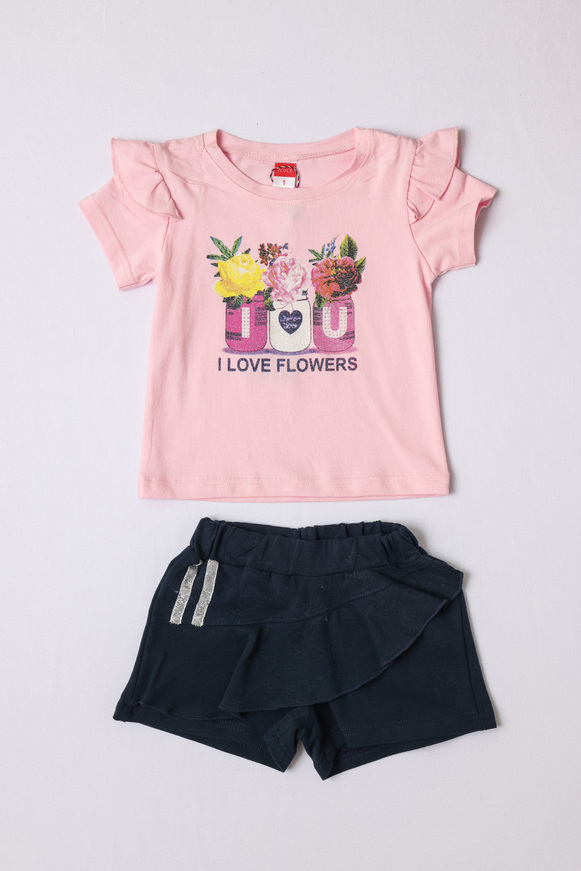 JOYCE shorts set, pink blouse and sports shorts.