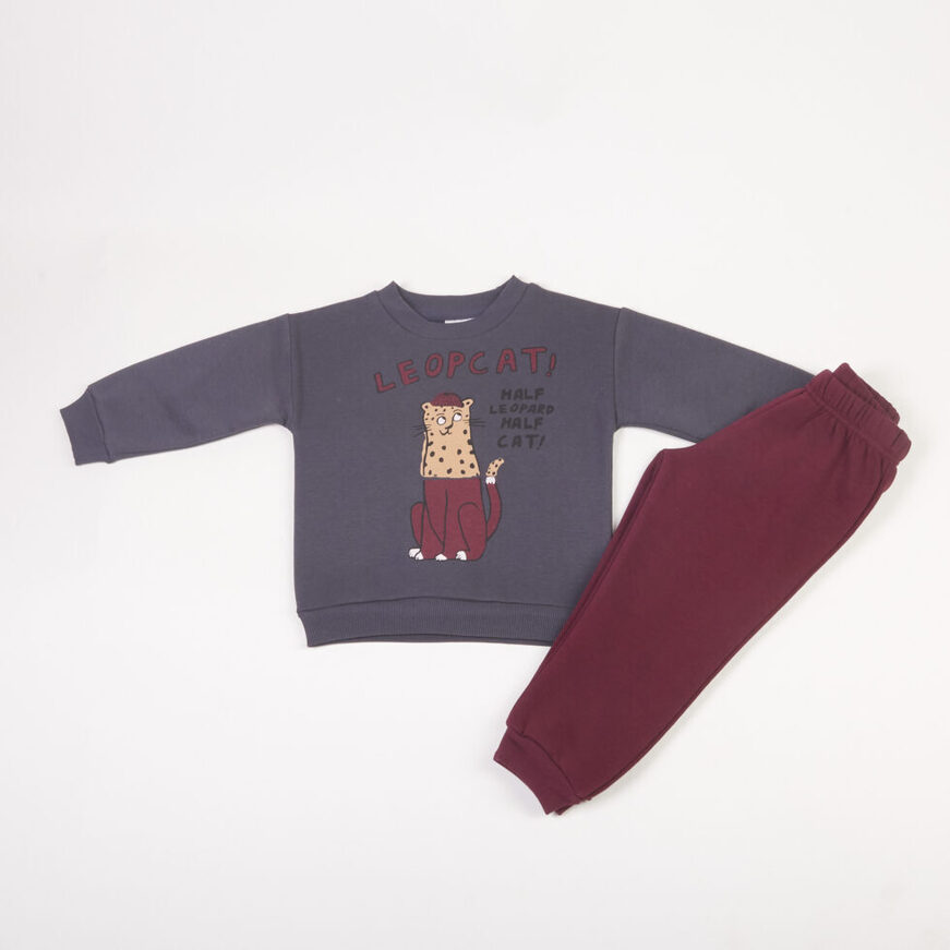 Σετ φόρμας TRAX σε ανθρακί και μπορντώ χρώμα.