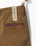 Παντελόνι IKKS σε μπεζ χρώμα με λάστιχο στη μέση για ρυθμιζόμενη εφαρμογή.