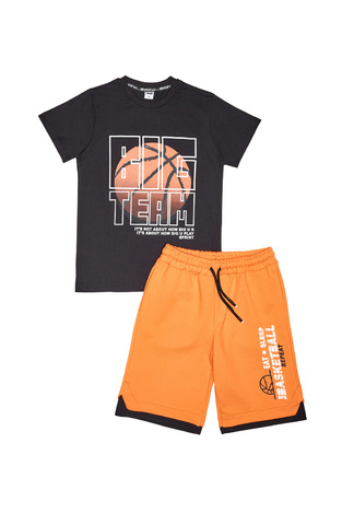 Set of SPRINT shorts in black with a basketball print.