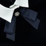 Βελουτέ φόρεμα LAPIN HOUSE σε σκούρο μπλε χρώμα.