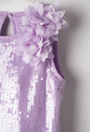 Sleeveless dress EVITA with sequins on the front in lilac color.