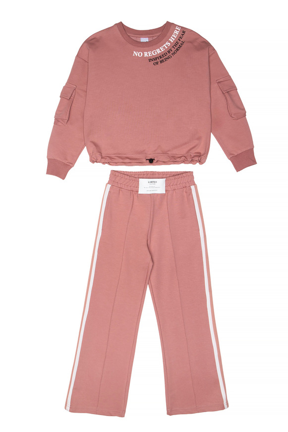 Εποχιακό σετ φόρμας SPRINT σε ροζ χρώμα.