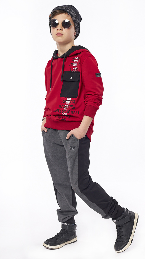 HASHTAG sweatshirt in red with hood and print.