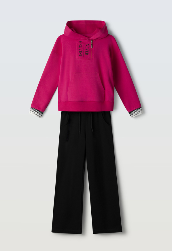 Σετ φόρμας φούτερ ΕΒΙΤΑ σε φούξια χρώμα.