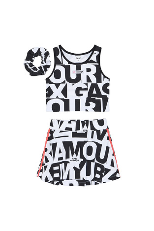 Σετ φούστα-σορτς SPRINT σε χρώμα λευκό με μαύρο και ασορτί λάστιχο για τα μαλλιά.